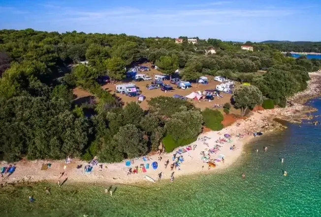 Plaża przy hotelu Camping Arena Indije