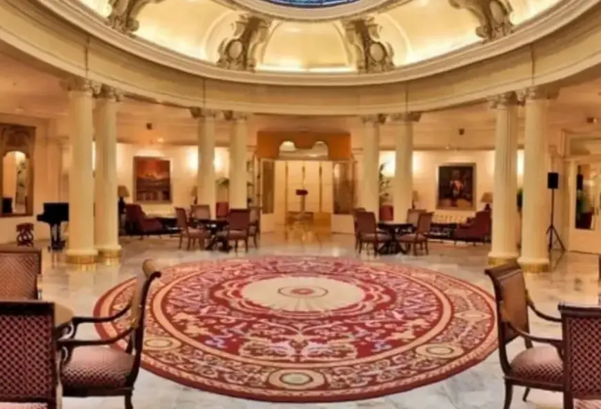 Lobby hotelu Carlton