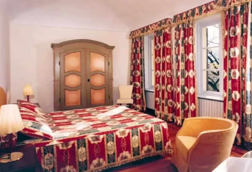 Pokój w hotelu Castello Rosso