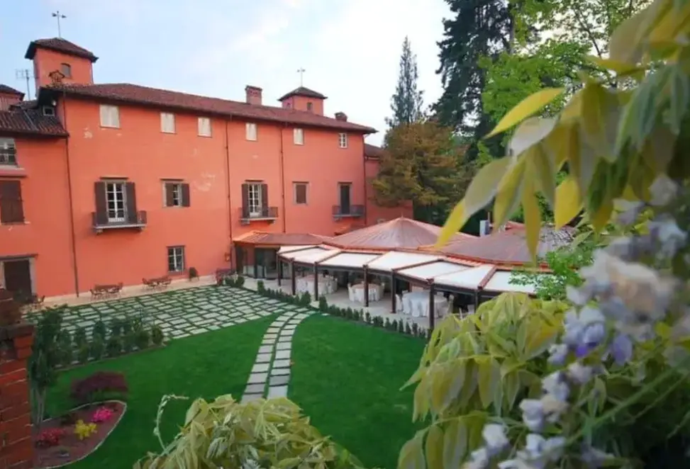 Widok z hotelu Castello Rosso