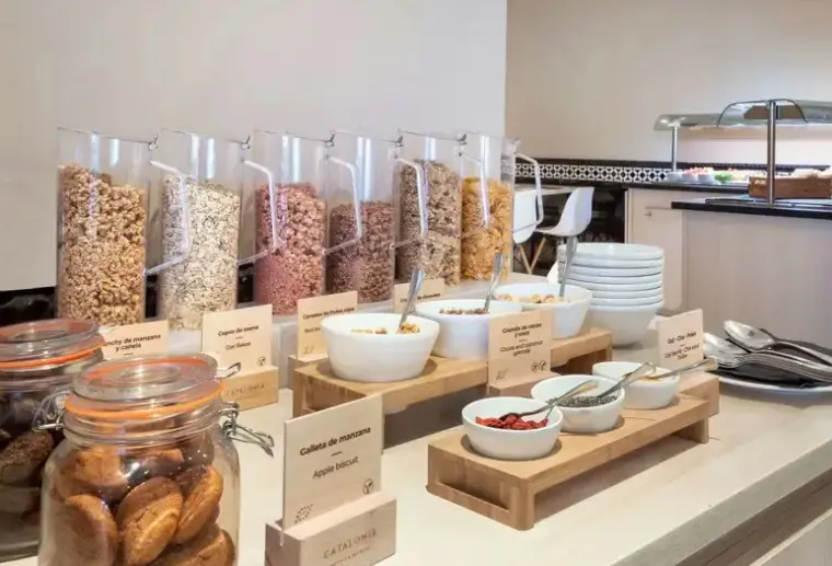 Restauracja i jedzenie w hotelu Catalonia Hispalis