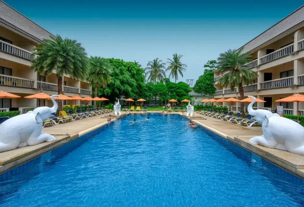 Basen w hotelu Centara Kata Resort Phuket