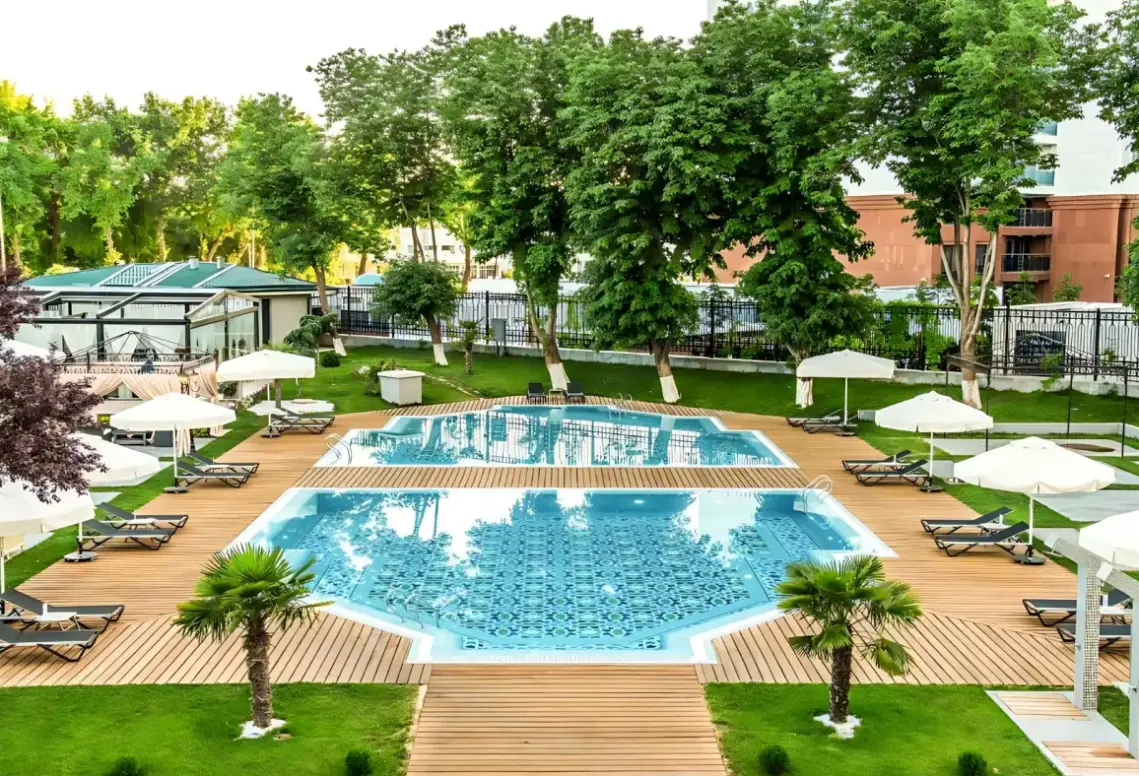 Basen w hotelu City Palace
