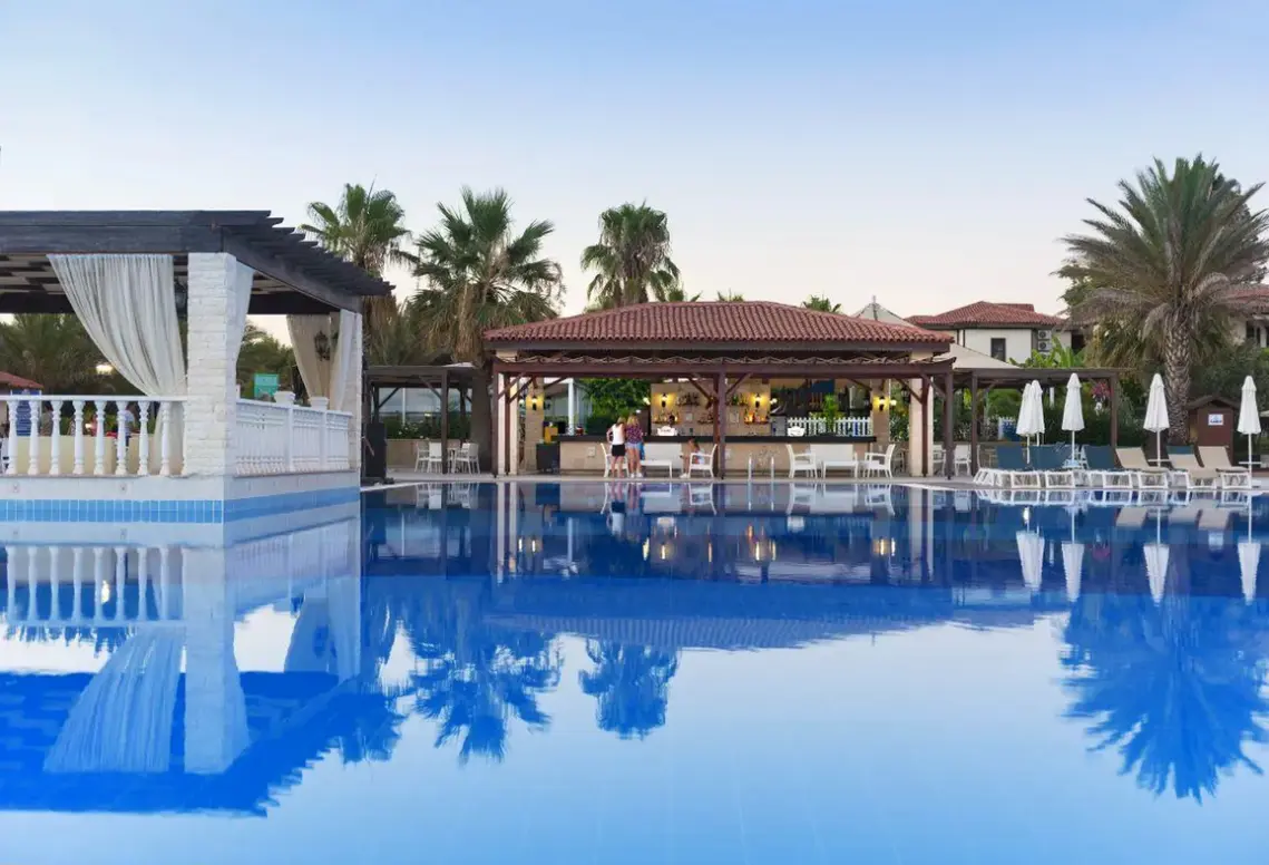 Basen w hotelu Club Nena (Side)