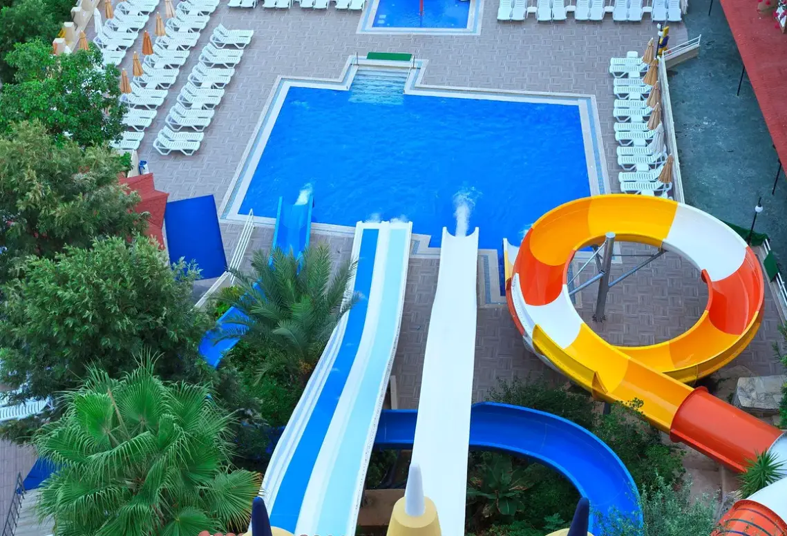 Basen w hotelu Club Paradiso