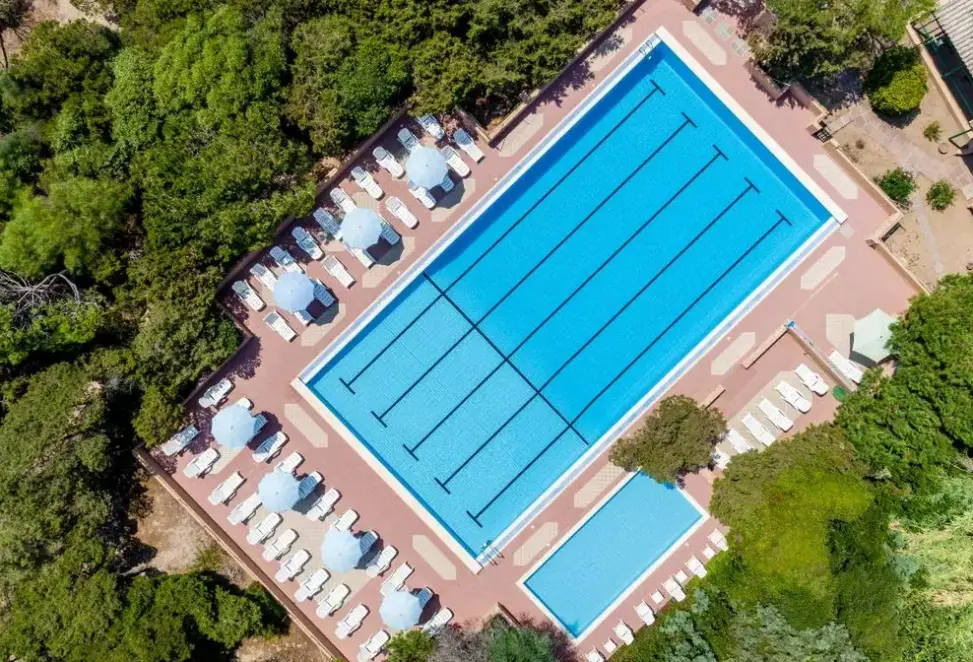 Basen w hotelu Club Residence Baiaverde