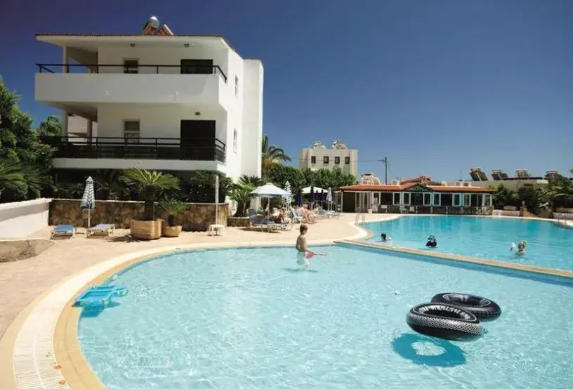 Hotel Coliseum Studios & Apartments