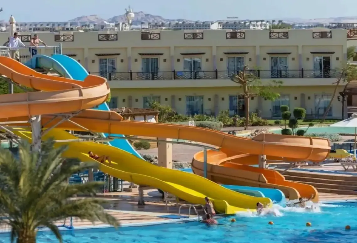 Basen w hotelu Concorde El Salam Sport