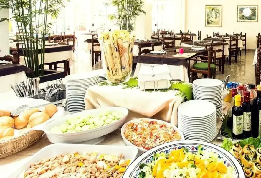 Restauracja i jedzenie w hotelu Confort