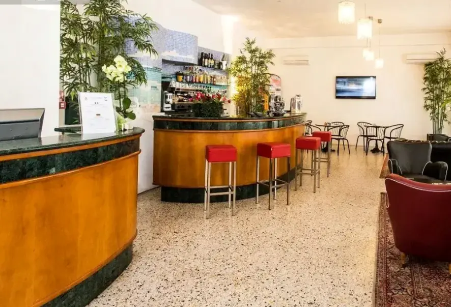 Restauracja i jedzenie w hotelu Confort