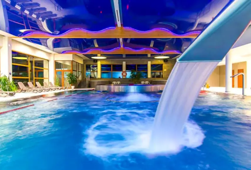 Basen w hotelu Continental Aqua & Spa