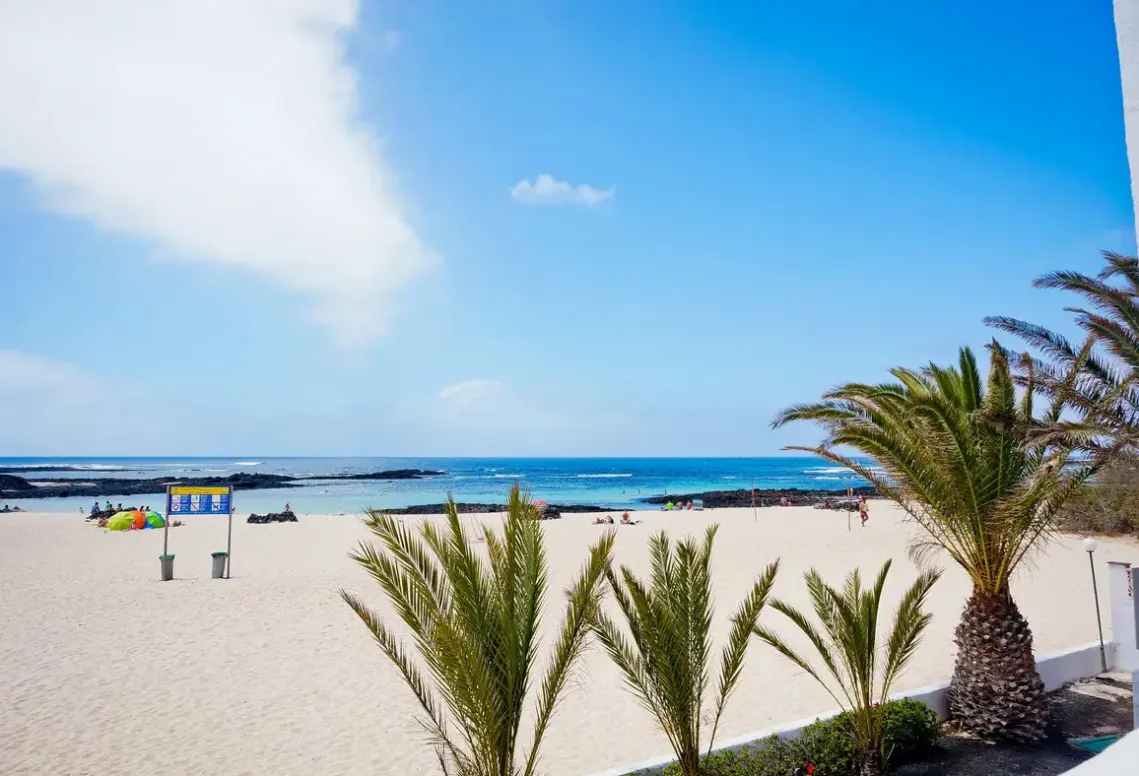 Plaża przy hotelu Cotillo Lagos