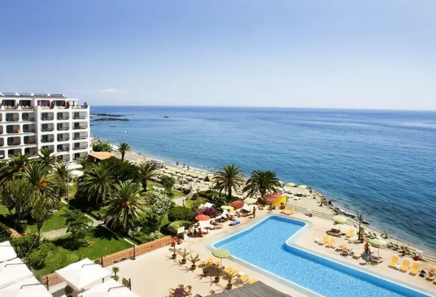 Plaża przy hotelu Delta Hotels Giardini Naxos (ex. RG Naxos)