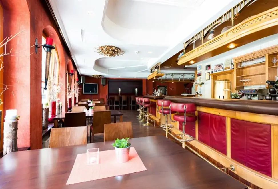 Restauracja i jedzenie w hotelu Der Waldhof (Zell am See)