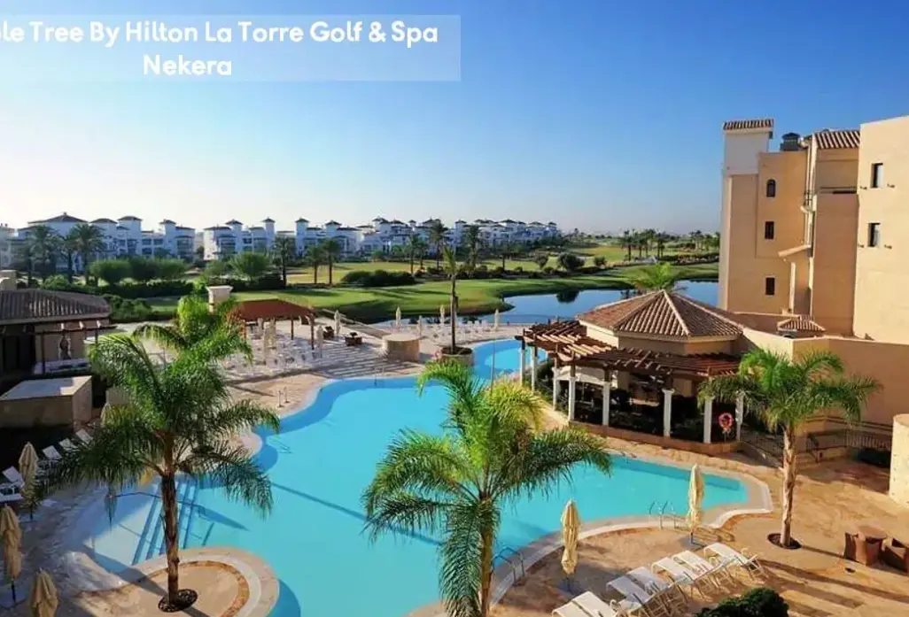 Basen w hotelu Doubletree By Hilton La Torre Golf Resort (ex. InterContinental La Torre Golf Resort)