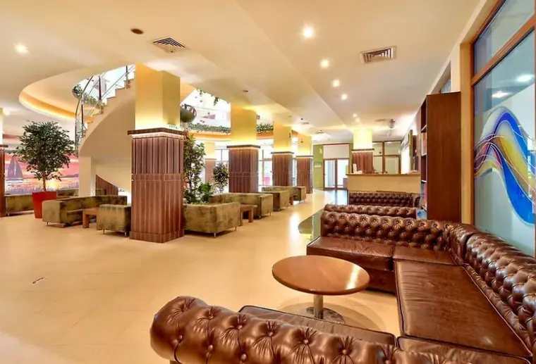Lobby hotelu Edelweiss (Gotzens)