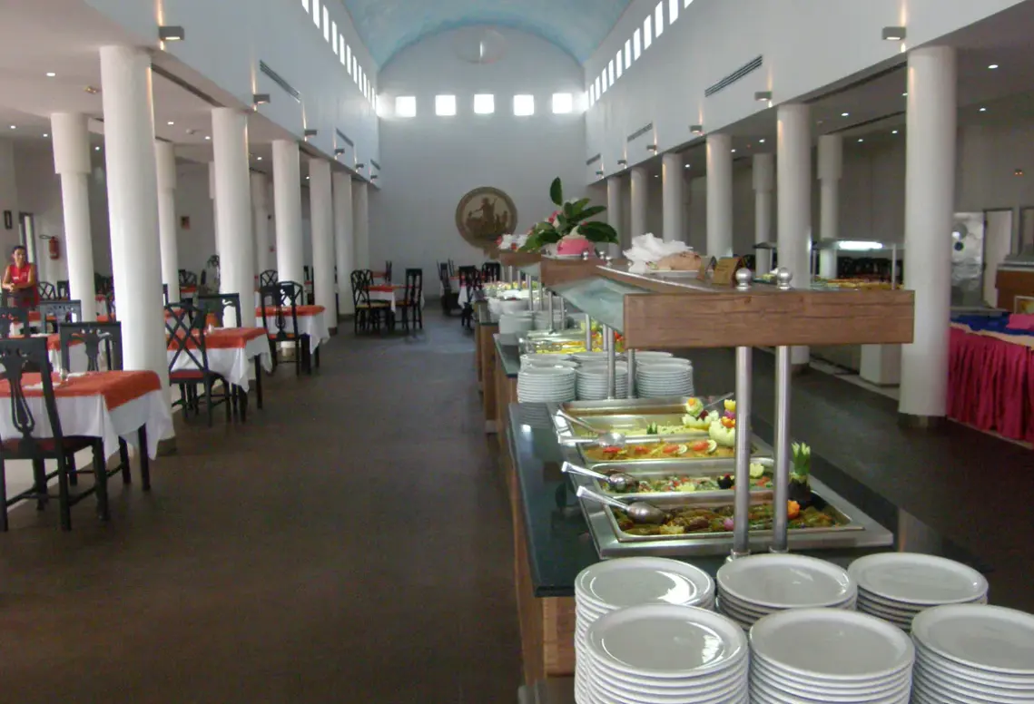 Restauracja i jedzenie w hotelu Eden Club