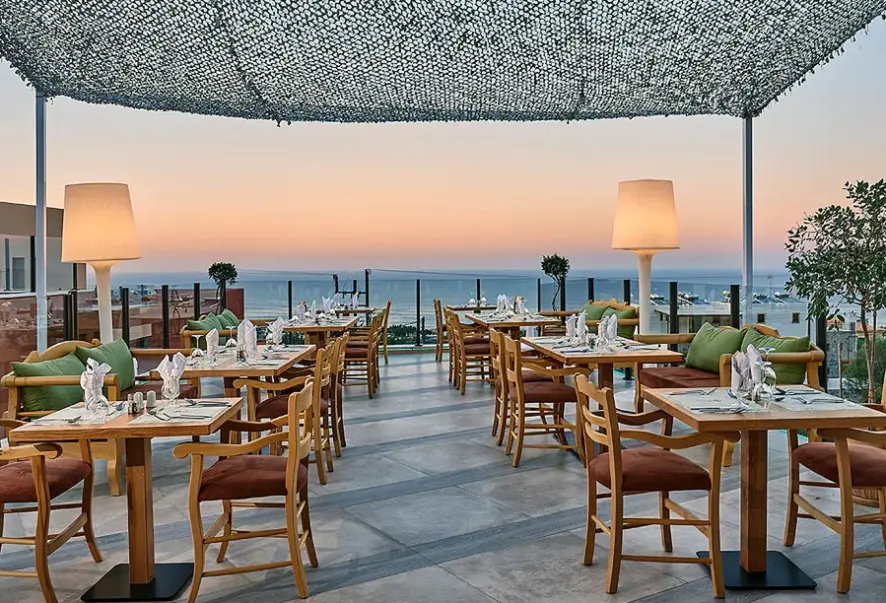 Plaża przy hotelu Esperides Resort & Spa