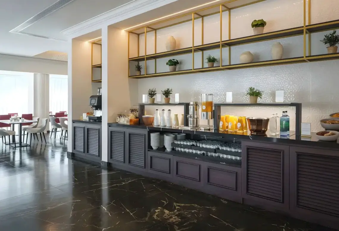 Restauracja i jedzenie w hotelu Eurostars San Anton