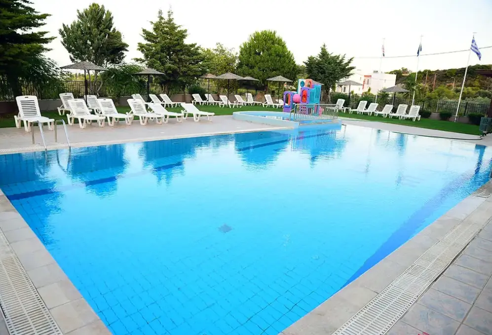 Basen w hotelu Faliraki Rose