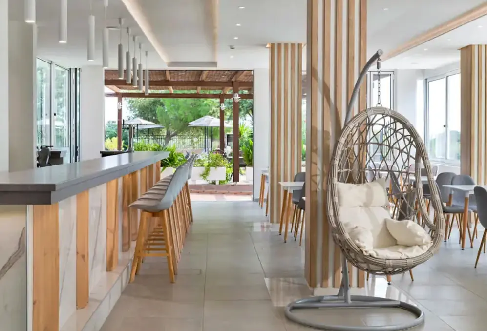 Restauracja i jedzenie w hotelu Faliraki Rose