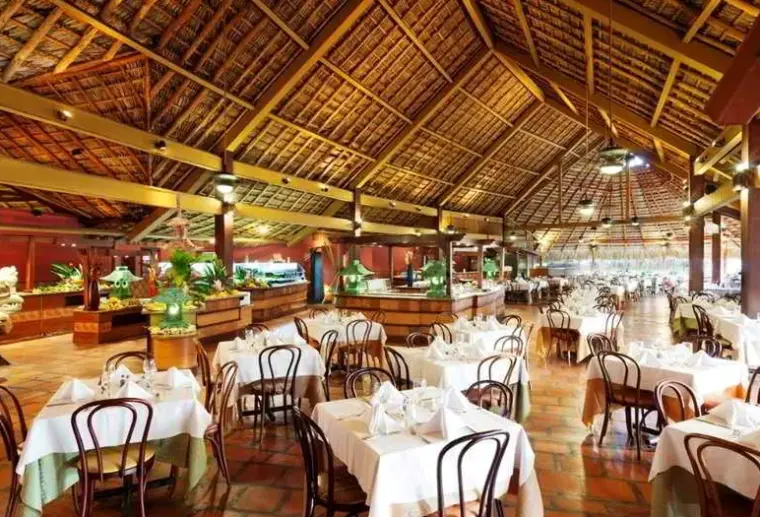 Restauracja i jedzenie w hotelu Fiesta Resort (ex Doubletree Resort By Hilton)