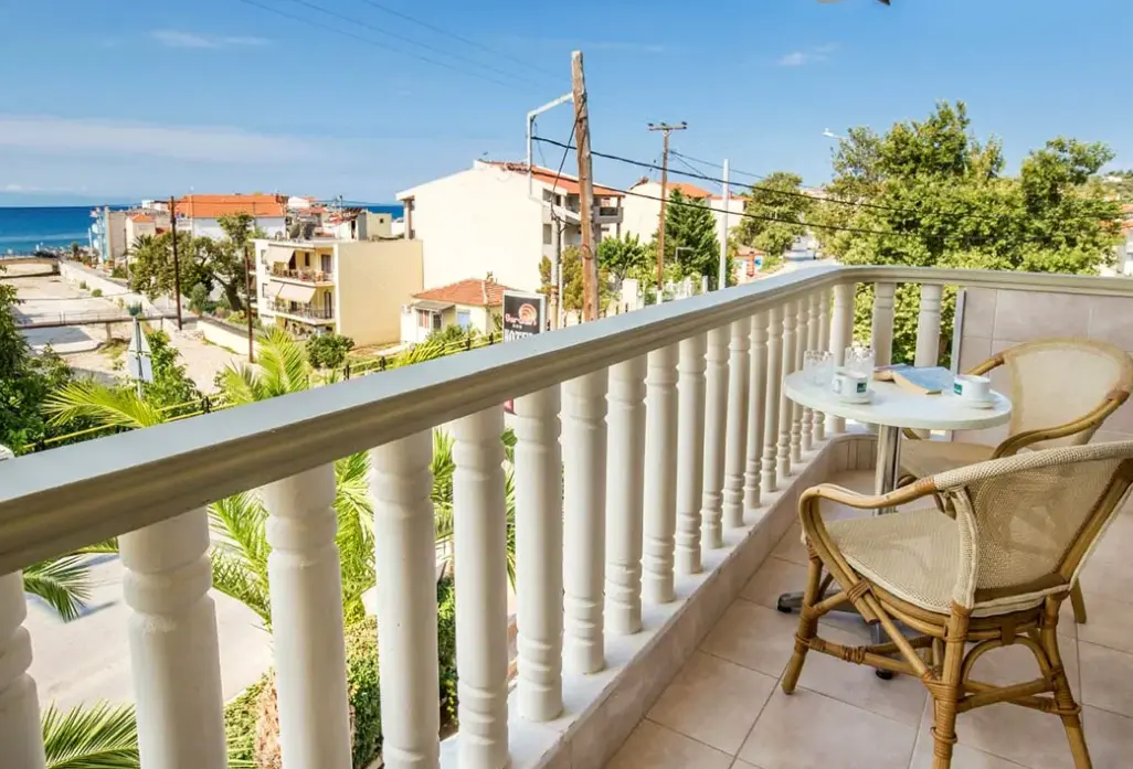 Widok z hotelu Garden (Limenaria)