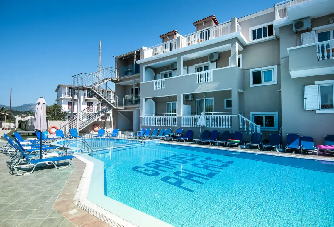 Basen w hotelu Garden Palace (Laganas)