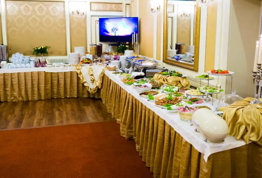 Restauracja i jedzenie w hotelu Gloria (Przemyśl)