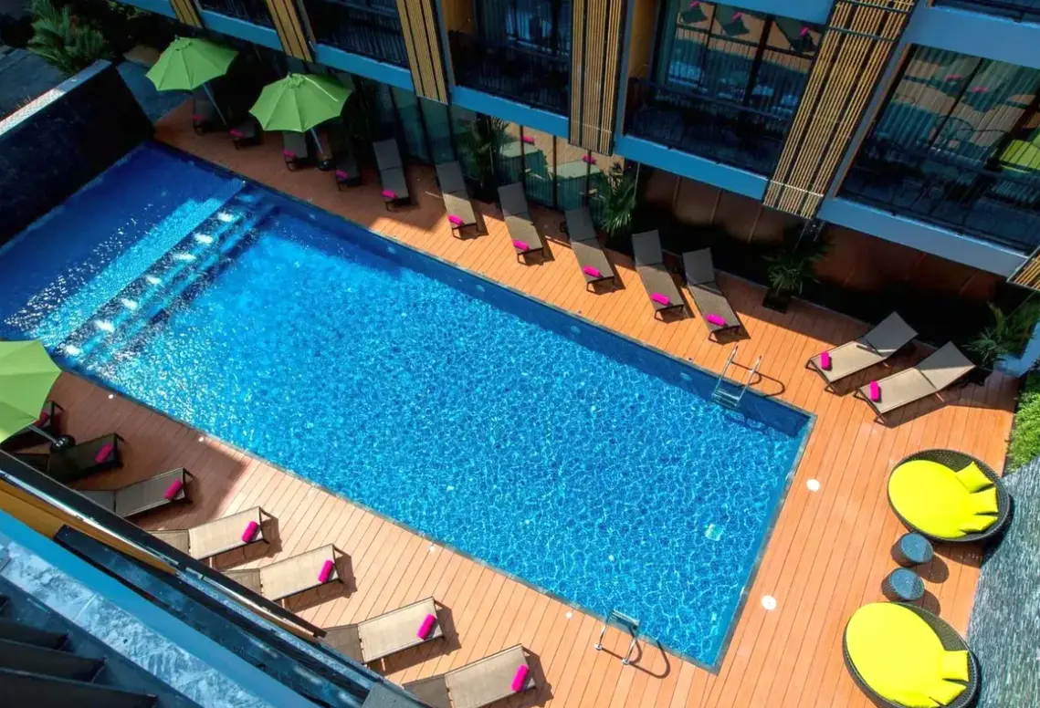 Basen w hotelu Glow Ao Nang Krabi