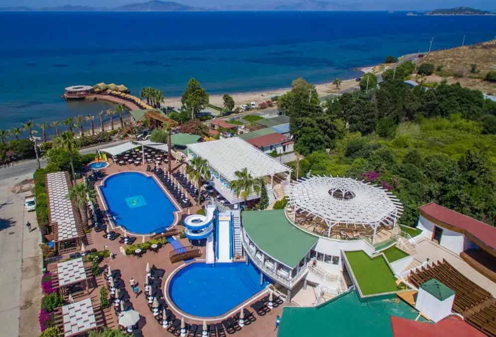 Basen w hotelu Golden Beach (Turgutreis)