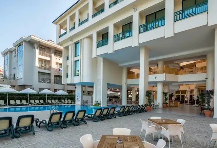 Basen w hotelu Golden Lotus Kemer