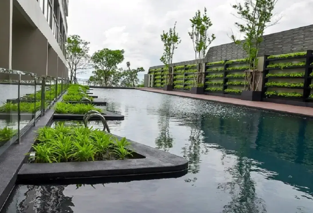 Basen w hotelu Golden Tulip Pattaya Beach Resort