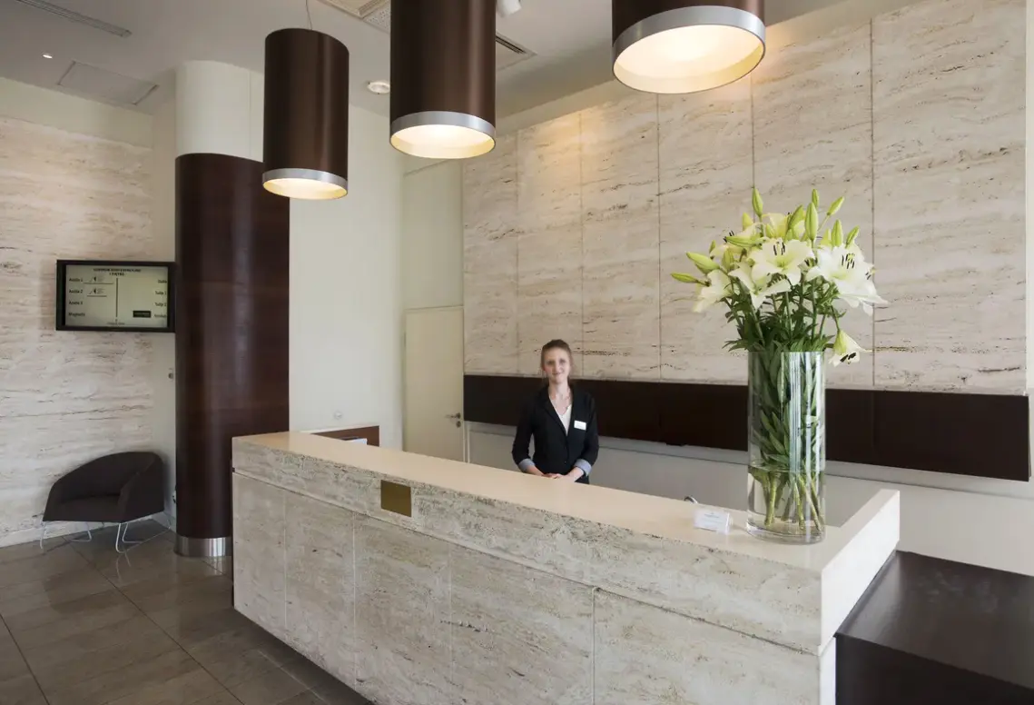 Lobby hotelu Golden Tulip Warsaw Centre (ex Kyriad Prestige)
