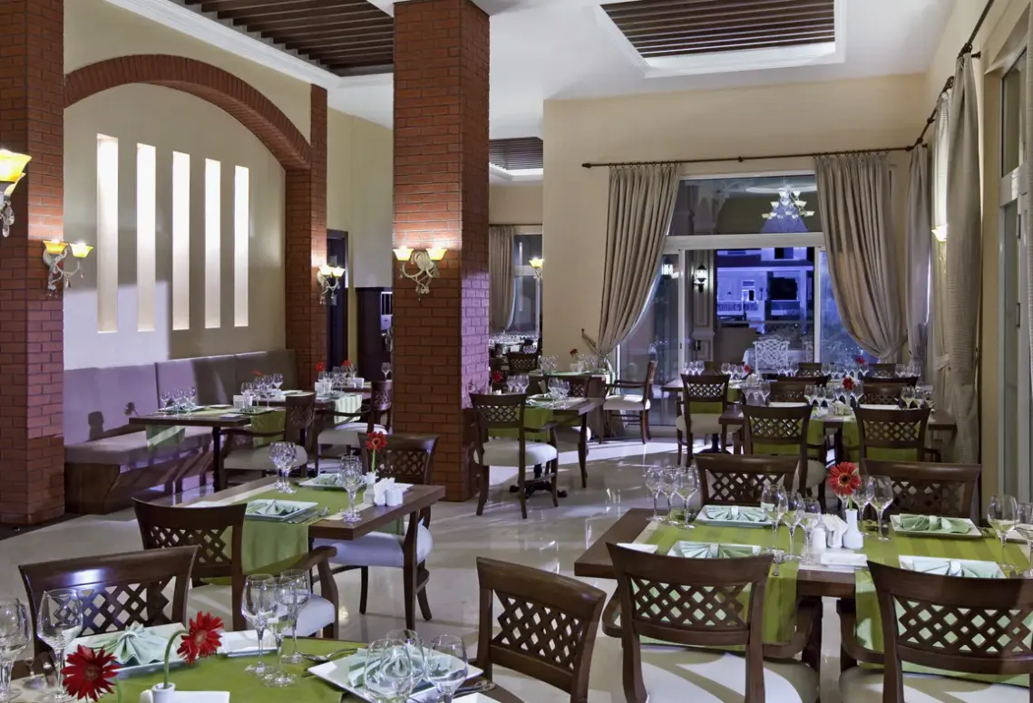 Restauracja i jedzenie w hotelu Gural Premier Tekirova