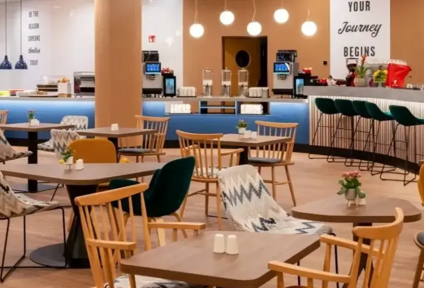 Restauracja i jedzenie w hotelu Hampton by Hilton Budapest City Centre
