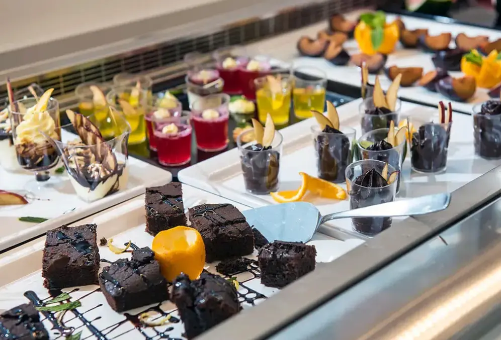 Restauracja i jedzenie w hotelu Harma Boutique Hotel