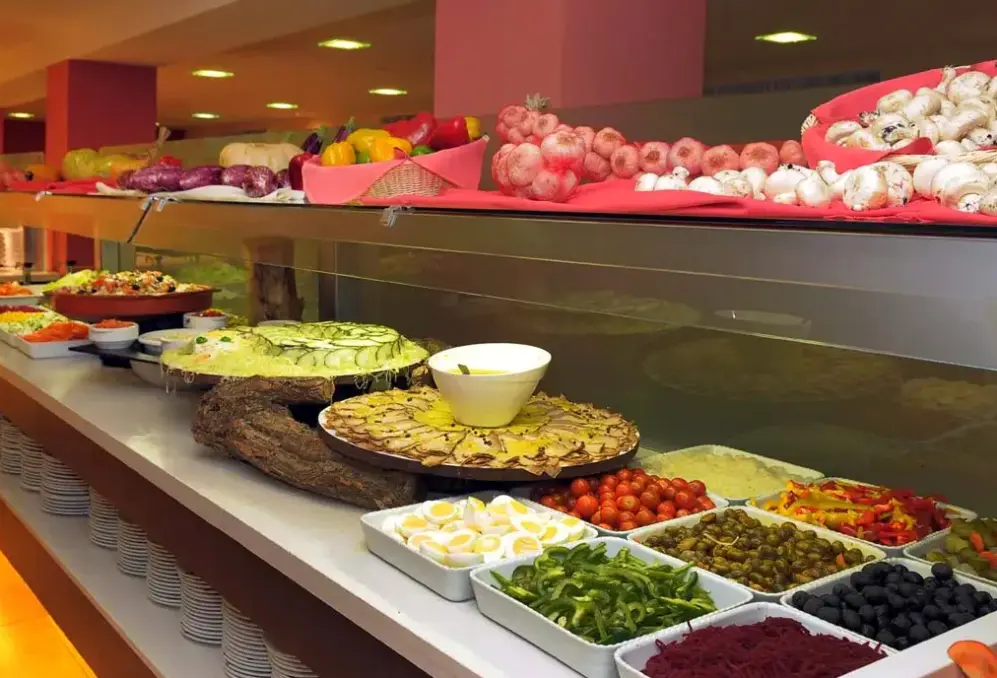 Restauracja i jedzenie w hotelu Helios (Lloret de Mar)