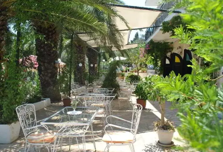 Restauracja i jedzenie w hotelu Helios Splendid