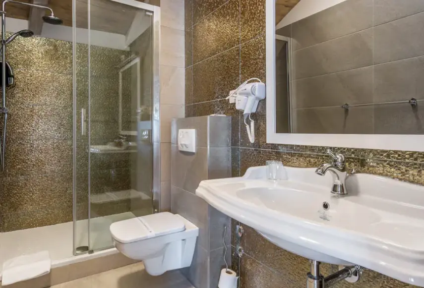 Łazienka w pokoju hotelu Heritage Palace Varos