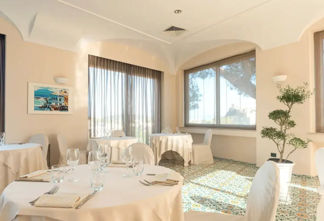 Restauracja i jedzenie w hotelu Hermitage Resort & Thermal