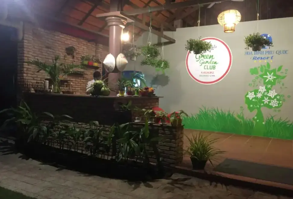 Restauracja i jedzenie w hotelu Hoa Binh Phu Quoc Resort