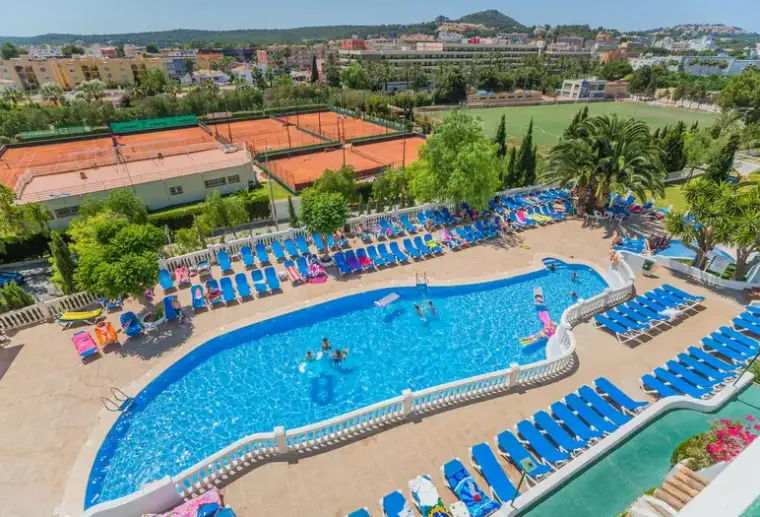 Basen w hotelu Holiday Center (Santa Ponsa)
