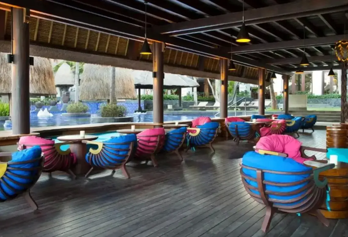 Restauracja i jedzenie w hotelu Holiday Inn Resort Bali Benoa