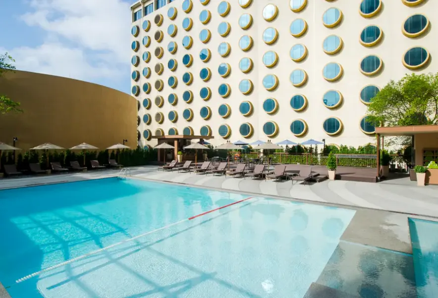 Basen w hotelu Holiday Inn Silom (Bangkok)
