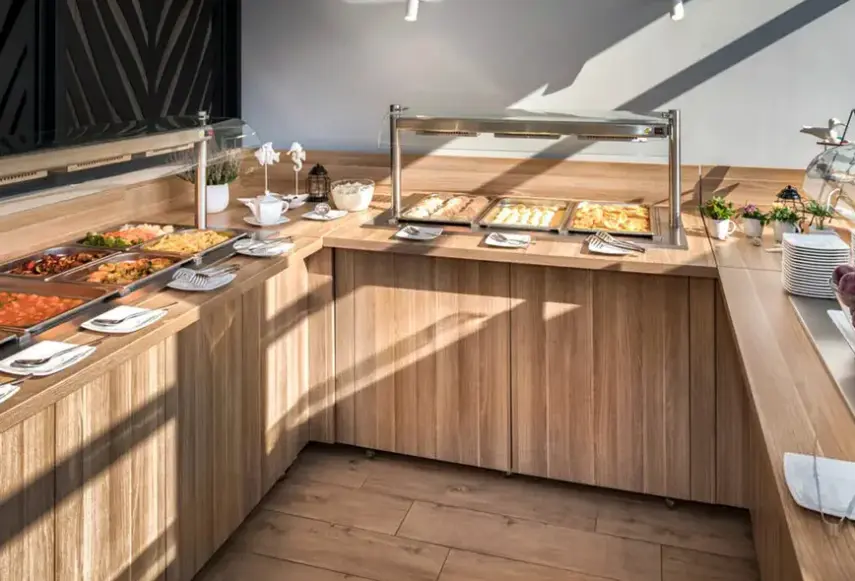 Restauracja i jedzenie w hotelu Holiday Park Kacze Stawy