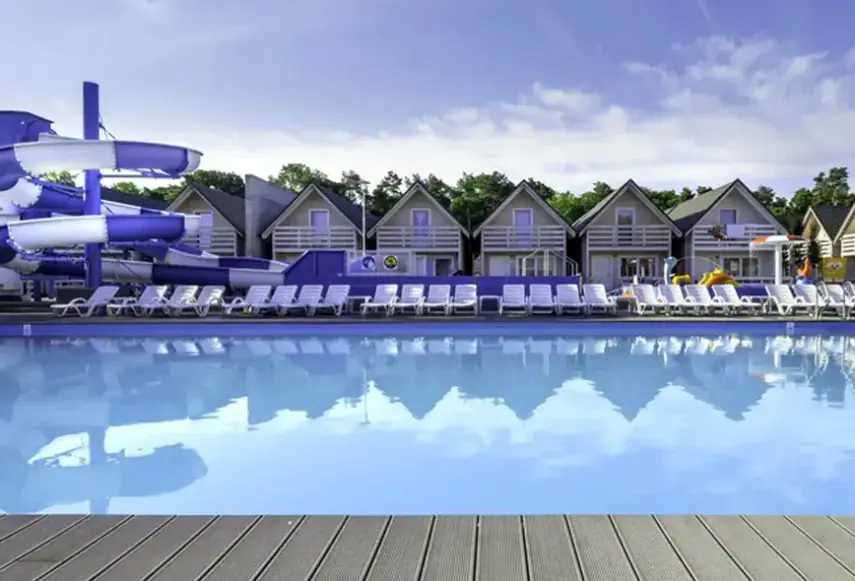 Basen w hotelu Holiday Park & Resort Niechorze