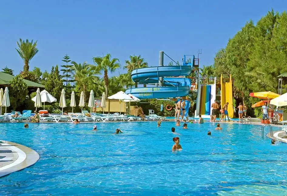 Basen w hotelu Holiday Park Resort (Okurcalar)