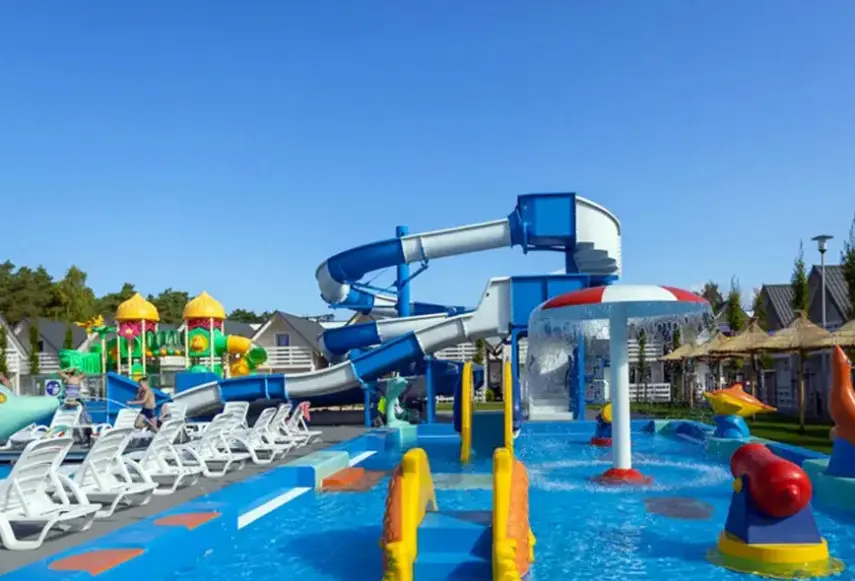 Basen w hotelu Holiday Park & Resort Rowy