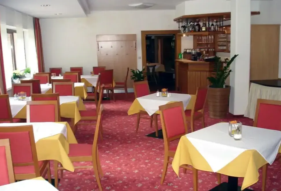 Restauracja i jedzenie w hotelu Hotel Hubertus